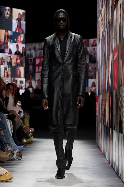 Look 7